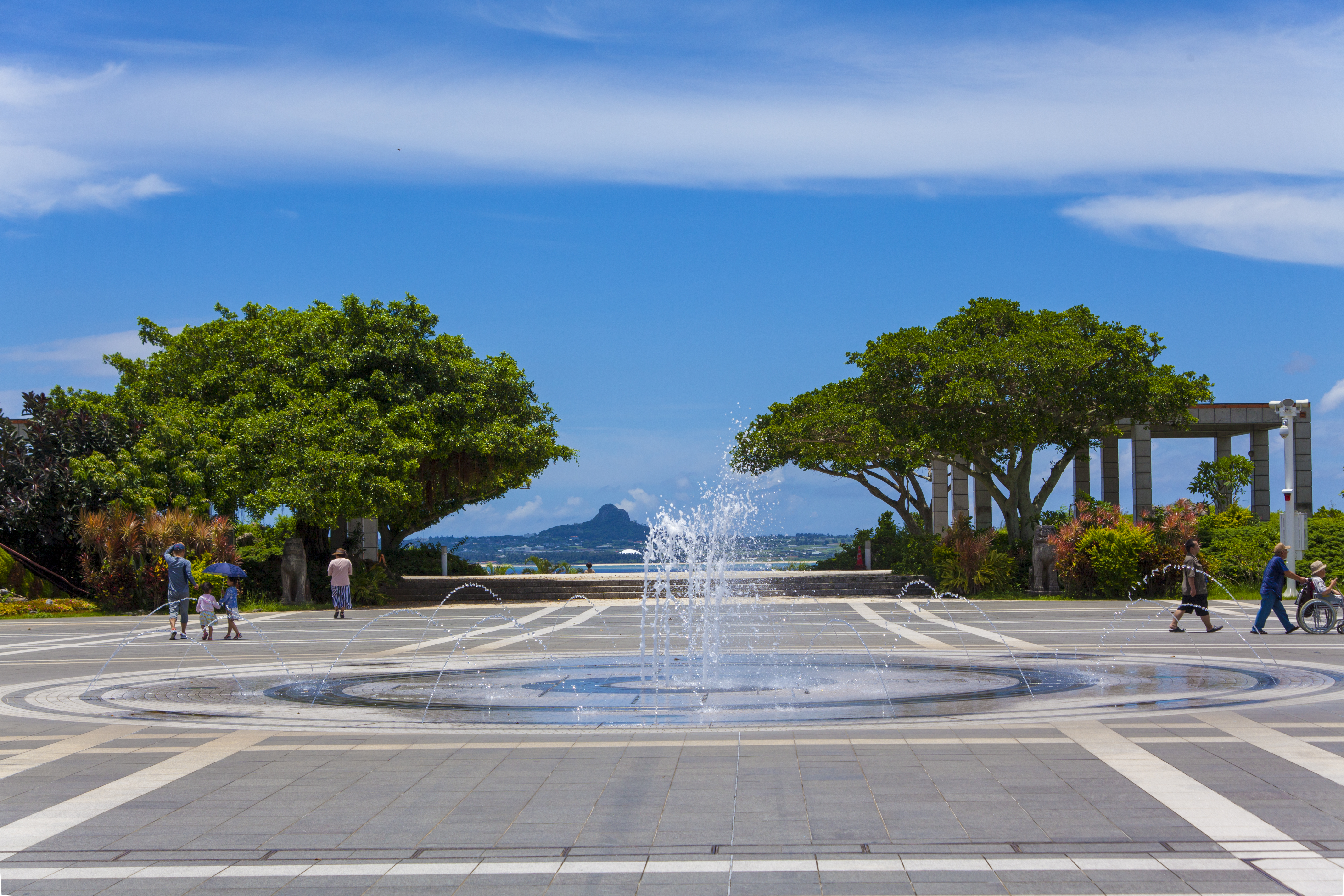 海洋博公園 噴水 横 No 1138 沖縄のフリー写真素材サイト ばんない堂