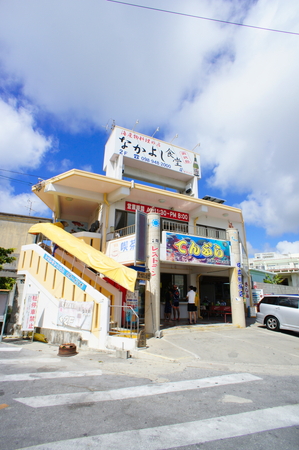 奥武島の天ぷら屋（縦）：No.0753