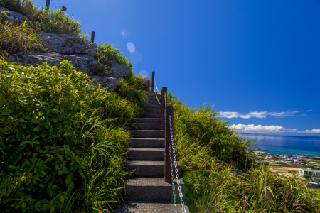 城山（伊江島タッチュー)山頂付近の階段（横）：No.2397